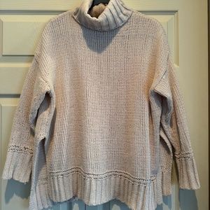 Aerie Cream/Off-White Chunky Knit Chenille Turtleneck Sweater